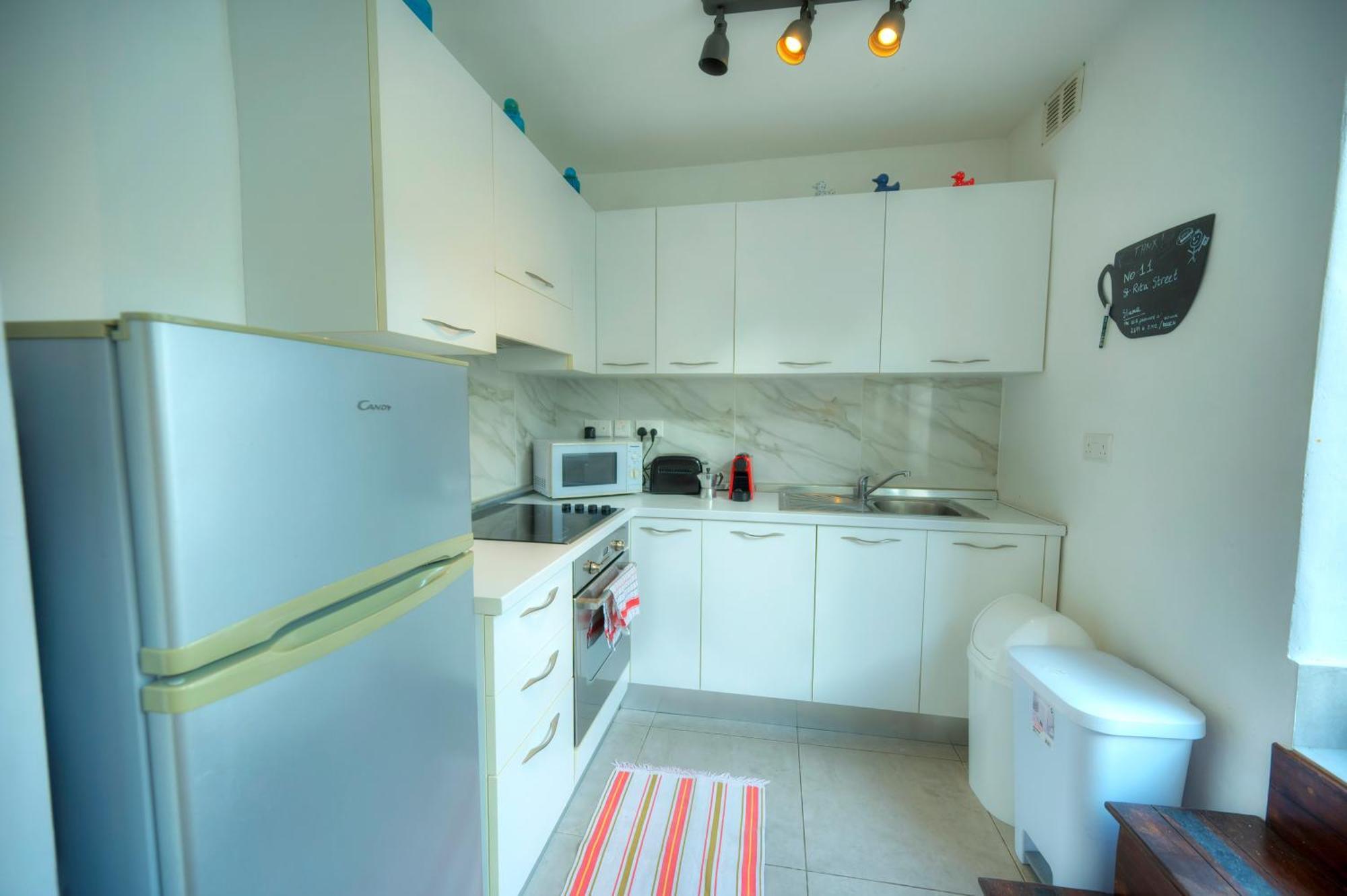 Seaview Sliema 30 Seconds To High Street & Ferry, 2X Double En-Suite Bedrooms, Modern Whole Traditional Townhouse, Kitchen, Living Area, & Roof Terrace Exterior foto